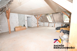 Przestronny dom w Ochli z opcją dla dwóch rodzin